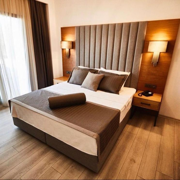 Ruwais Hotel Чесме Екстериор снимка