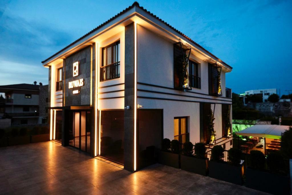 Ruwais Hotel Чесме Екстериор снимка